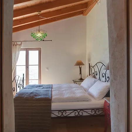 Di Sotto, House & Breakfast Muralto